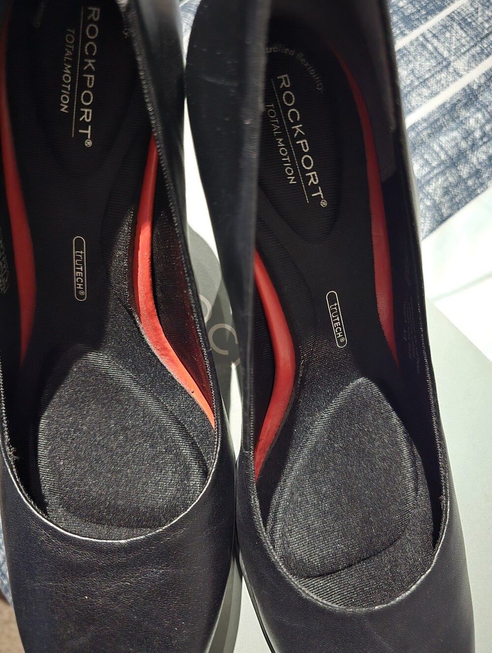 Black dress Pump
